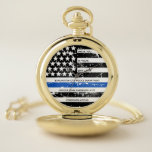 Montres De Poche Drapeau de la ligne bleue mince<br><div class="desc">Célébrez et montrez votre reconnaissance à un policier exceptionnel avec cette Retraite de Ligne Bleue Mince ou Montre de Poche de Police Anniversaire - Drapeau américain dans les couleurs Police Drapeau, design en détresse. Parfait pour les récompenses de service et les cadeaux de retraite de la police. Personnalisez cette montre...</div>
