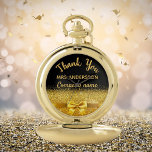 Montres De Poche Retraite noir or arc merci<br><div class="desc">Élégant,  classique,  glamour et féminin. Un cadeau pour une travailleuse retraitée Un arc et un ruban de couleur or. Arrière - plan noir. Avec le texte : Merci,  modèles pour un nom et nom de société.</div>