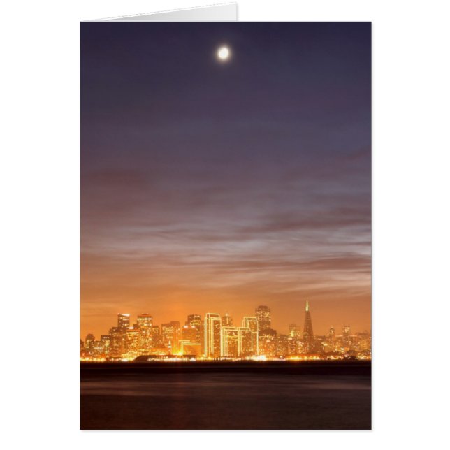 Moon setting over San Francisco on hazy december (Devant)