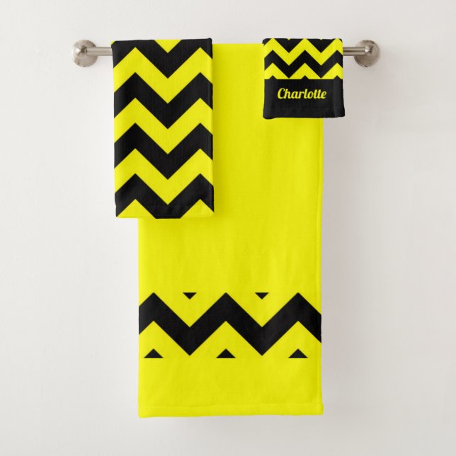 Motif à chevron jaune et noir monogramme (En situation)