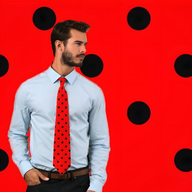 Motif à point noir classique sur Cravate rouge (Professional man wears a Classic Black Polka Dot Pattern on Red Tie.)