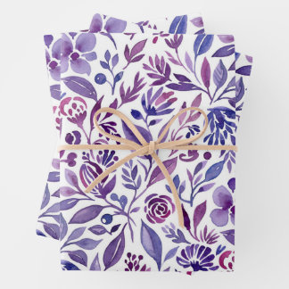 Motif aquarelle avec fleurs et feuilles violettes