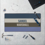 Motif Bleu et Brown rayures<br><div class="desc">Améliorez votre espace de travail grâce au Motif de bureau Blue et Brown Stripes. Doté d'un design rayé élégant et moderne, ce tapis ajoute une touche sophistiquée tout en offrant une surface lisse pour votre clavier et votre souris. Parfait pour les bureaux à domicile, les installations de jeux ou les...</div>