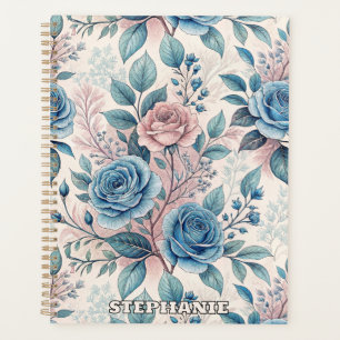 Motif bleu et rose sur blanc doux