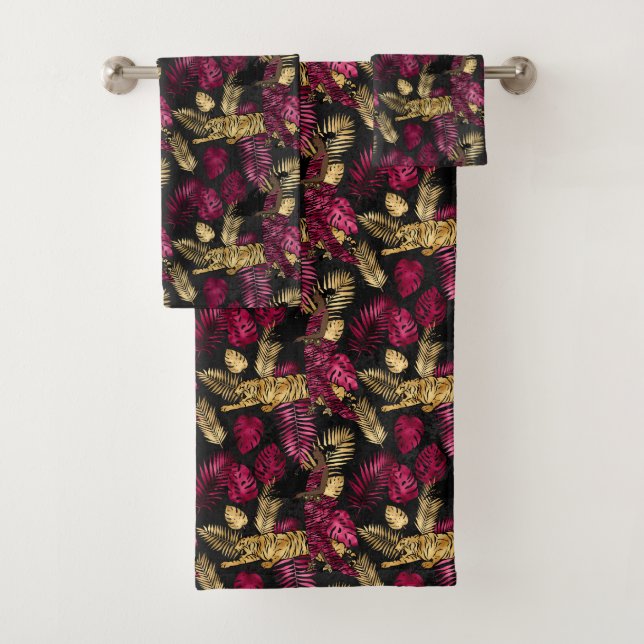 Motif carrelé de tigre bordeaux et or (En situation)