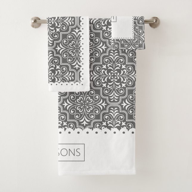 Motif damassé gris avec bordures de pétoncle blanc (En situation)