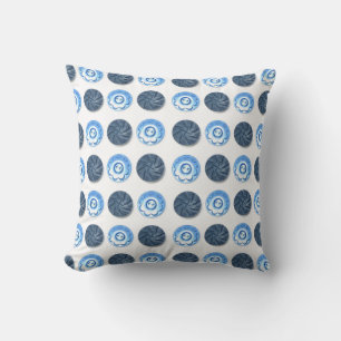 Motif de boutons bleus fantaisie sur un coussin je