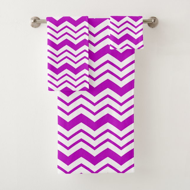 Motif de conception de zigzag chevron blanc violet (En situation)