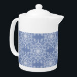 Motif de flocon de neige en dentelle Abstraite sur<br><div class="desc">Ce motif de flocon de neige fractal élégant et dentelé sur un arrière - plan bleu à l'allure moderne délicate et abstraite est offert juste à temps pour les vacances. Ce magnifique design motif de flocon de neige est parfait pour la mode de vacances et la décoration maison ainsi que...</div>
