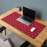 Motif de logo d'entreprise personnalisé<br><div class="desc">Créez votre propre écran rouge Business Logo Motif Desk Mat en ajoutant le logo, la photo ou toute image de votre entreprise. Améliorez l'espace de travail de votre entreprise en utilisant ce modèle de bureau élégant, moderne et professionnel. Un design simple et clair, personnalisable dans n'importe quelle couleur pour un...</div>