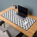 Motif de logo personnalisé<br><div class="desc">Créez votre propre White Minimalist simple Business Logo Motif Desk Mat en ajoutant le logo, la photo ou toute image de votre entreprise. Améliorez l'espace de travail de votre entreprise en utilisant ce modèle de bureau élégant, moderne et professionnel. Un design simple et clair, personnalisable dans n'importe quelle couleur pour...</div>