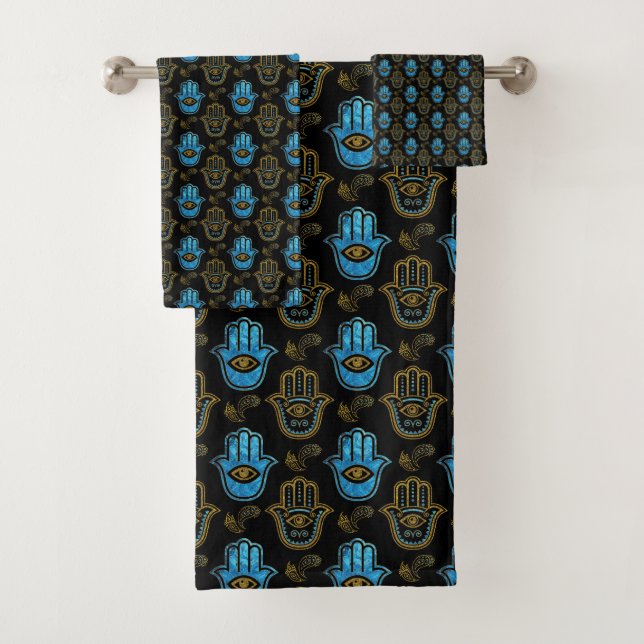 Motif de main de Hamsa - or et verre bleu (En situation)