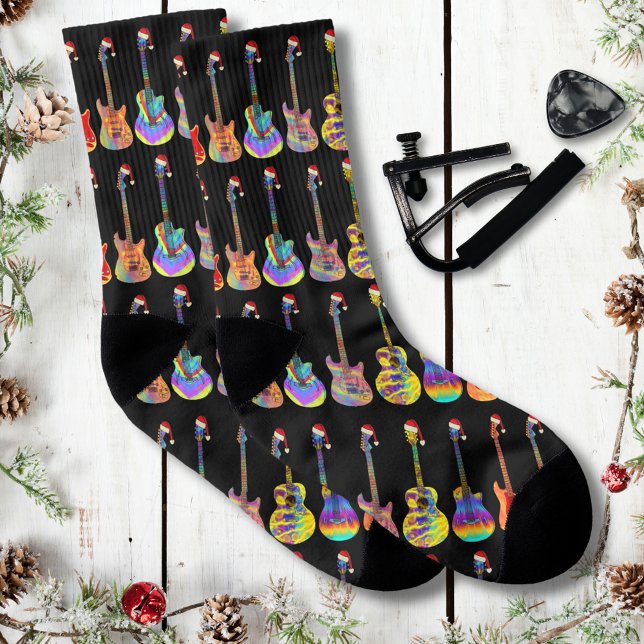 Motif de Noël coloré pour guitares (Christmas guitars wearing Santa hats black music themed holiday socks for guitarist musicians)