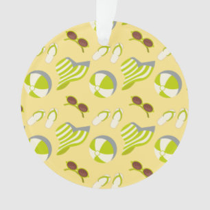 Motif de plage avec lunettes de soleil et casquett