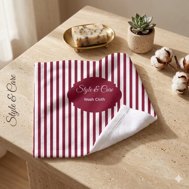 Motif élégant à rayures bordeaux et blanc avec tex (Elegant Burgundy White Stripe Pattern Custom Text Wash Cloth)