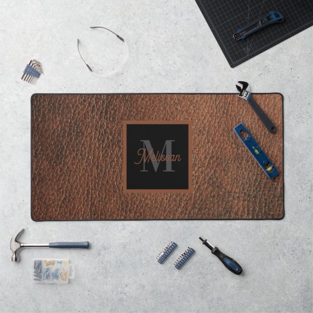 Motif en cuir marron simple avec monogramme  (Poste de travail)