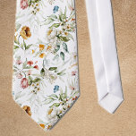 Motif floral coloré Monogramme sur Cravate blanc<br><div class="desc">[Le monogramme imprimé sera centré et droit, contrairement à ce qui est montré dans la photo simulée.] Il s'agit d'une cravate de taille standard avec un motif floral hollandais de l'âge d'or coloré sur un arrière - plan blanc. Modifiez facilement les initiales de monogramme imprimées en utilisant le Modèle fourni....</div>