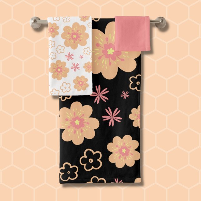 Motif floral tendance et serviettes douces rose pâ (Créateur téléchargé)