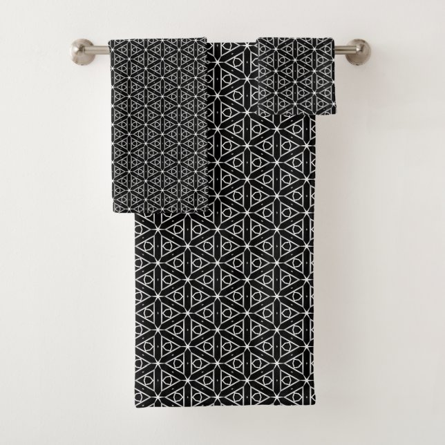 Motif géométrique noir blanc et argenté (En situation)