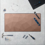Motif moderne Mocha Brown géométrique maillage<br><div class="desc">Tapis de bureau cool unique pour son bureau,  sa chambre,  son travail,  sa grotte,  sa salle de jeux.. motif de maillage géométrique à gradient Brown. Maille géométrique triangulaire avec dégradé sombre.</div>