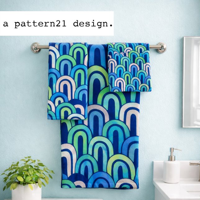 motif peint à l'échelle de poisson d'arche bohémie (Retro arch towels add vibrant blue style to bright modern bathrooms)