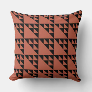 Motif Triangle Noir Et Brown - Oreiller