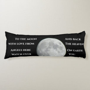Mots réconfortants sur coussin du corps