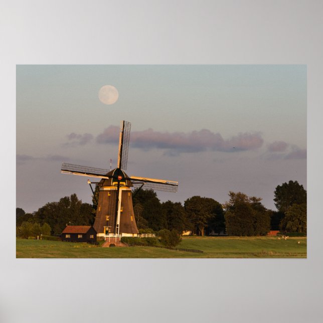 Moulin à vent sous une pleine lune affiche horizon (Devant)