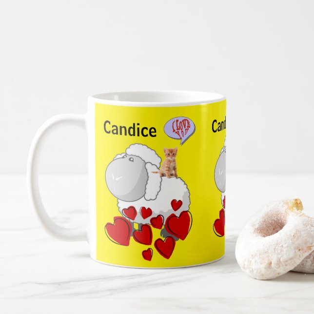 Mouton Coeurs rouges Coeurs jaunes Mug (Avec donut)