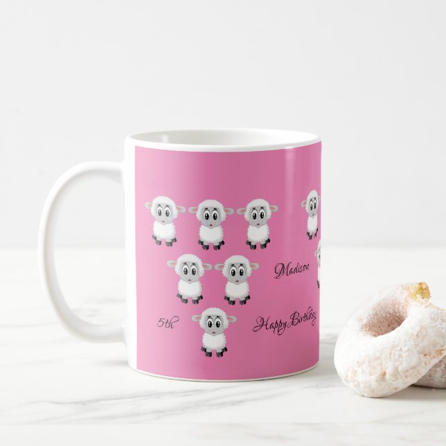Mouton rose heureux Anniversaire 5e Mug (Avec donut)
