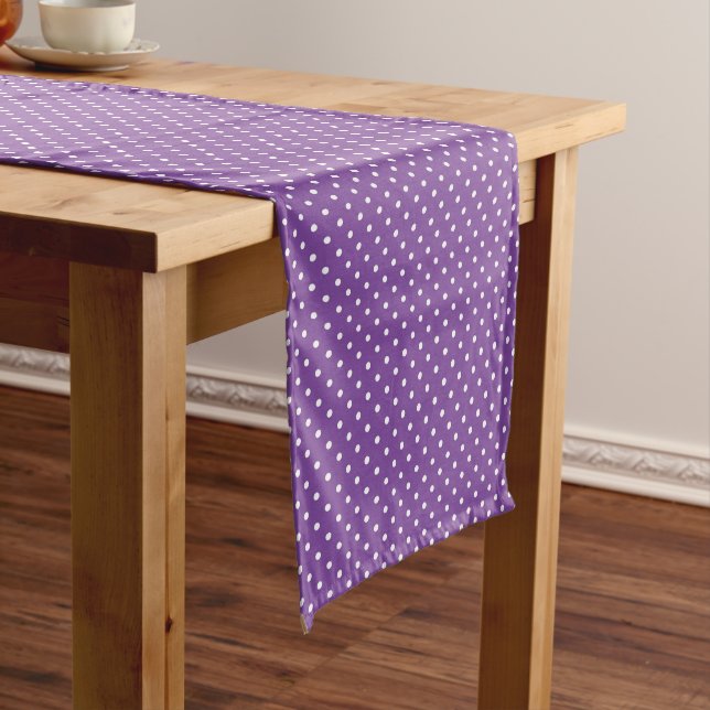 Moyen Chemin de table à pois (In Situ)