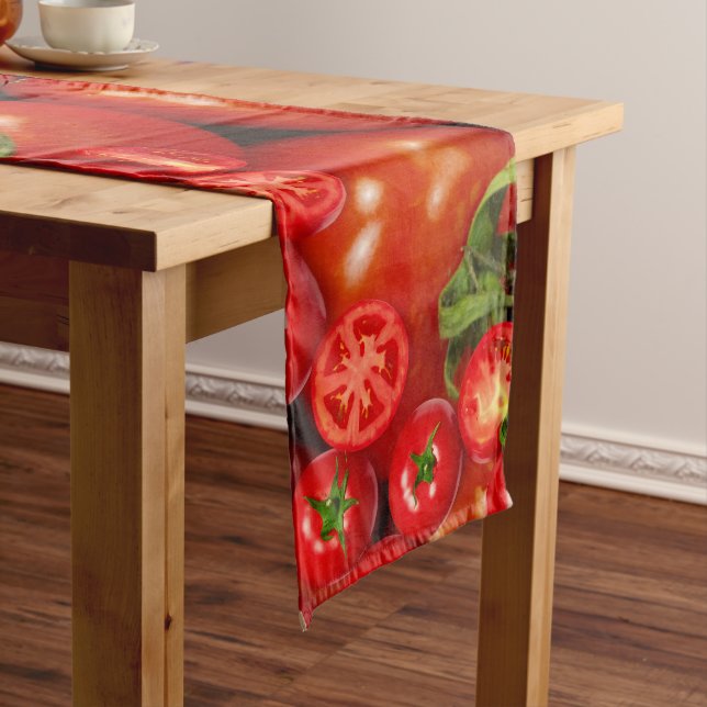 Moyen Chemin de table de tomates fraîches du jardin (In Situ)