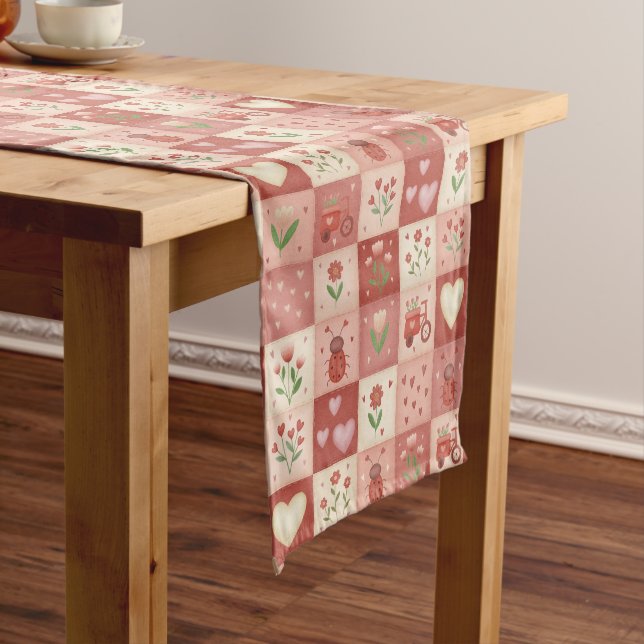 Moyen Chemin de table en patchwork sucré dessiné à la ma (In Situ)
