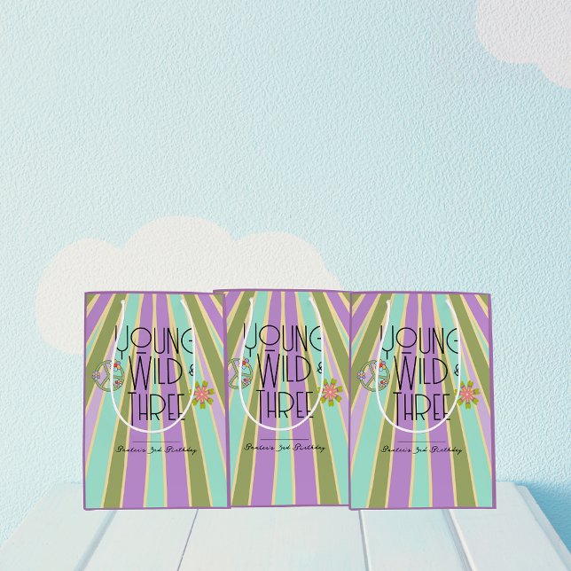 Moyen Jeune, sauvage et trois | Sac cadeau d'anniversair (Créateur téléchargé)