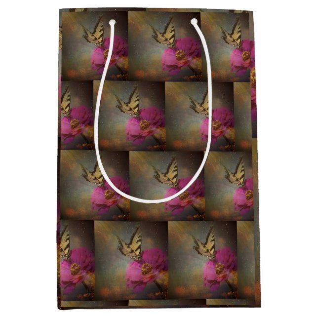 Moyen Papillon Dans Le Sac Cadeau Du Jardin (Devant)