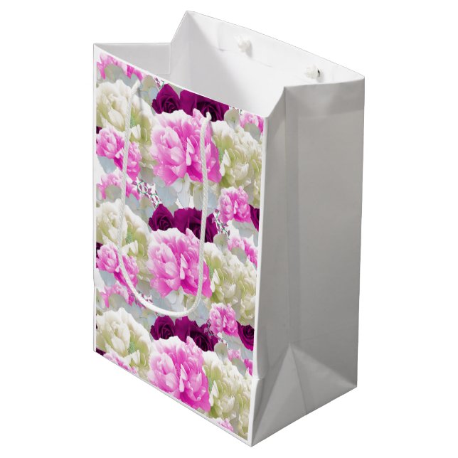 Moyen Roses et pivoines Sac cadeau de bouquet mixte (Devant Angle)