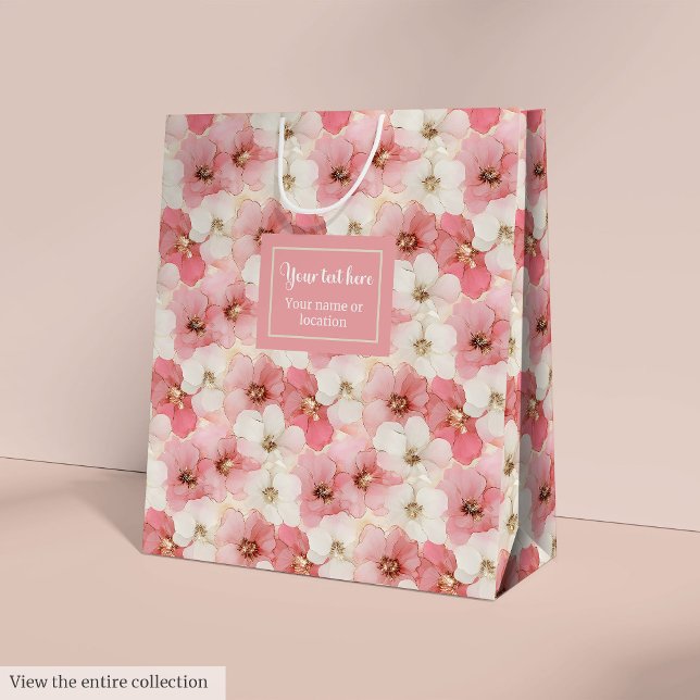 Moyen Sac cadeau à monogramme rose poussiéreuse et or dé (Delicate dusty rose and gold monogram gift bag wrap)