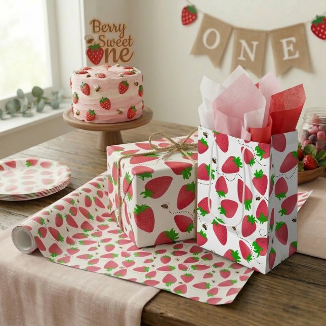 Moyen Sac cadeau Fun Red Strawberry et Bee (Créateur téléchargé)