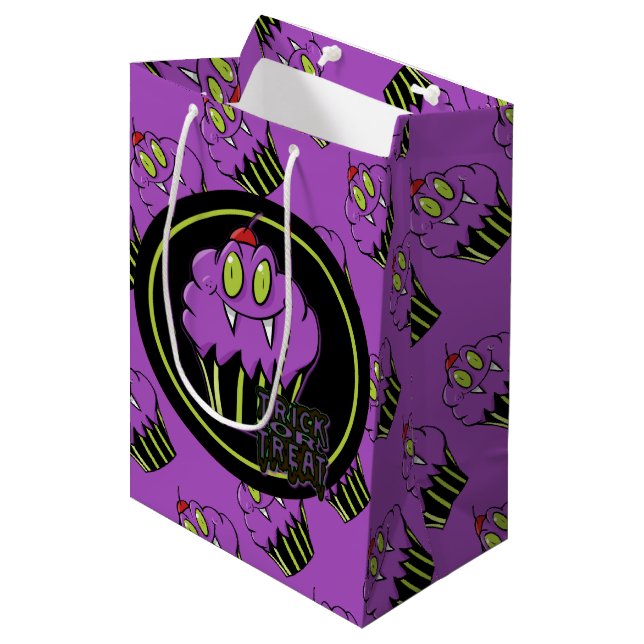 Moyen Sac cadeau mignon Halloween violet Vampire Cupcake (Devant Angle)