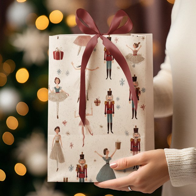 Moyen Sac de cadeau Pastel Whimsical Nutcracker & Prince (Créateur téléchargé)