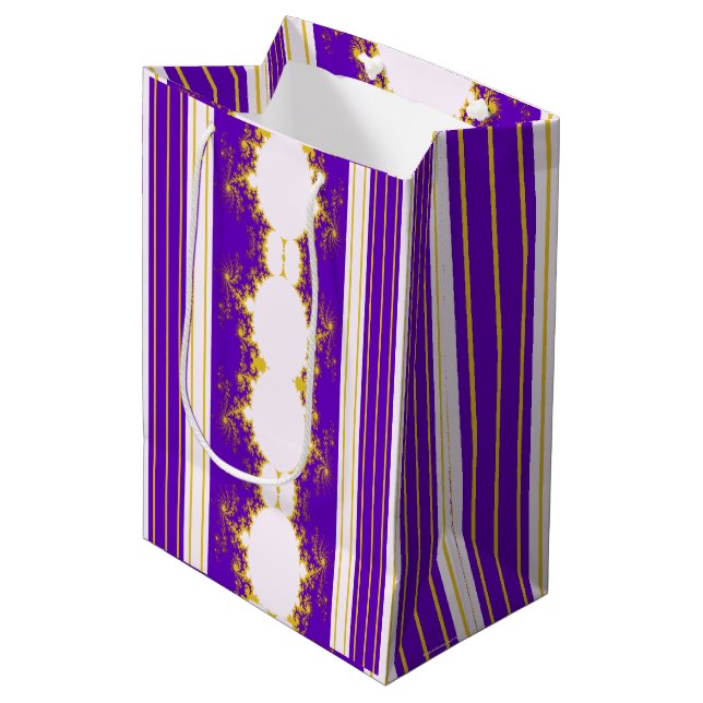 Moyen Sac de cadeau violet fractal de Noël (Devant Angle)