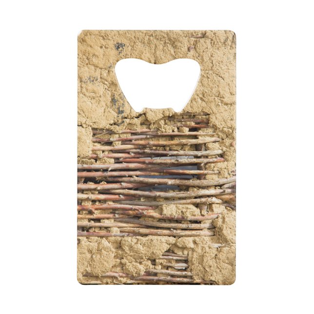 Mud and wattle wall (Devant)