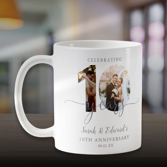 Mug 10e anniversaire Mariage moderne 2 photo (Modern 10th Wedding Anniversary 2 Photo Coffee Mug)