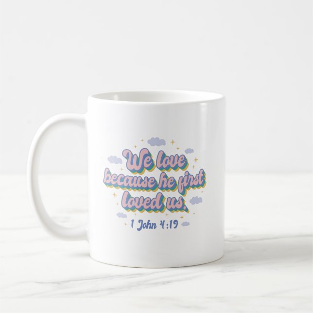 Mug 1 Jean 4:19 Citation de la Bible (Gauche)