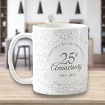 Mug 25e anniversaire de la poussière d'argent<br><div class="desc">Conçu pour coordonner avec notre collection Silver Stardust 25th Anniversary. Doté d'une poussière d'étoile argentée délicate. Personnalisez avec vos vingt-cinq ans d'argent d'information anniversaire en lettres d'argent chic. Conçu par Thisisnotme©</div>