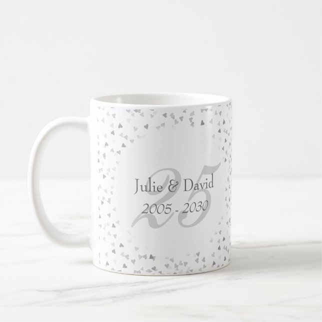 Mug 25ème Confettis de coeurs d'argent d'anniversaire (Gauche)