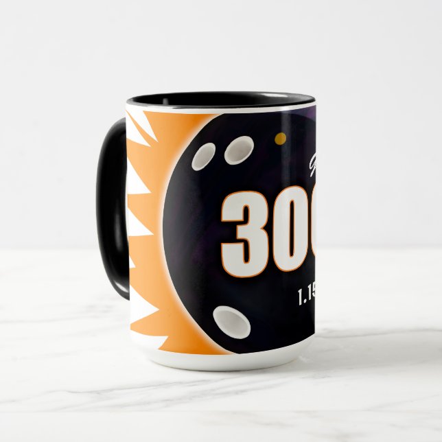 Mug 300 Game Orange & Black, avec date bowled, (Devant gauche)