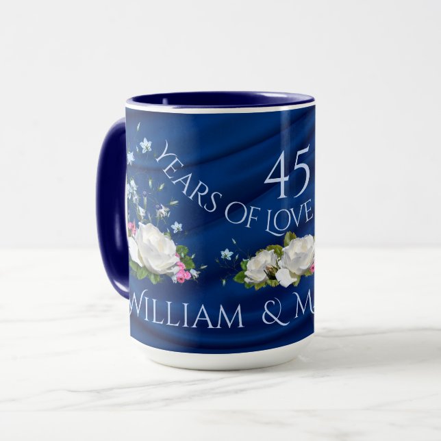 Mug 45 ans de roses blancs d'anniversaire d'amour (Devant gauche)