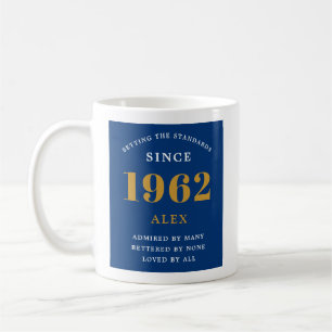 Mug 60e anniversaire Nom 1962 Blue Gold Elegant Chic