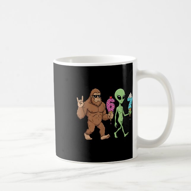 Mug 67 Drip Meme Funny Six Seven Bigfoot Alien Sasquat (Droite)